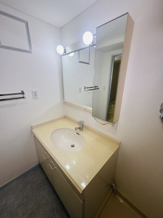 物件内観写真13　(洗面)