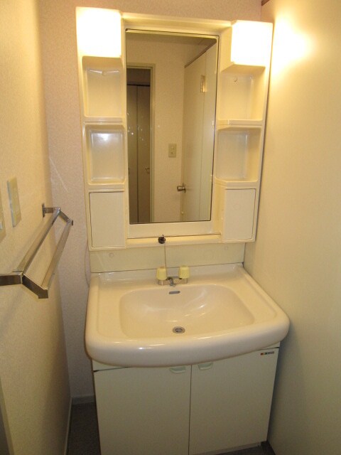 物件内観写真16　(洗面)