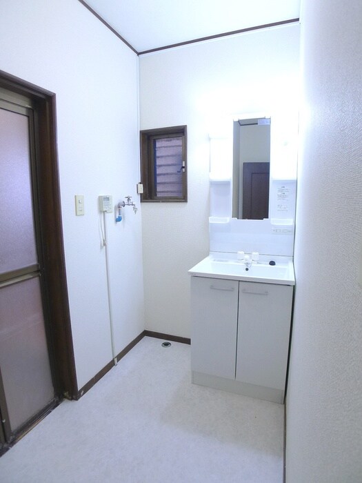 物件内観写真18　(洗濯機置場)