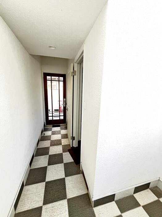 物件外観写真6　(エントランス部分)