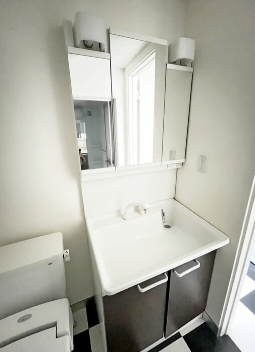 物件内観写真10　(洗面)