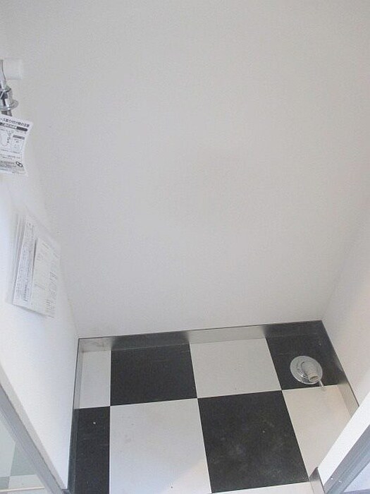 物件内観写真15　(洗濯機置場)