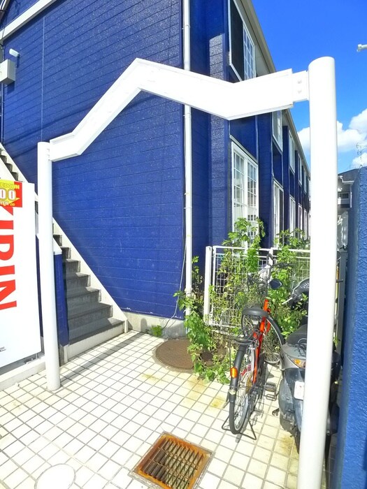 物件外観写真3　(エントランス部分)