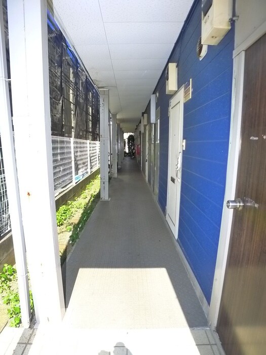 物件外観写真4　(エントランス部分)