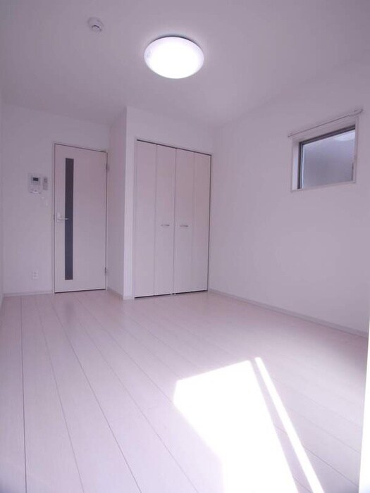 物件内観写真4　(居室)