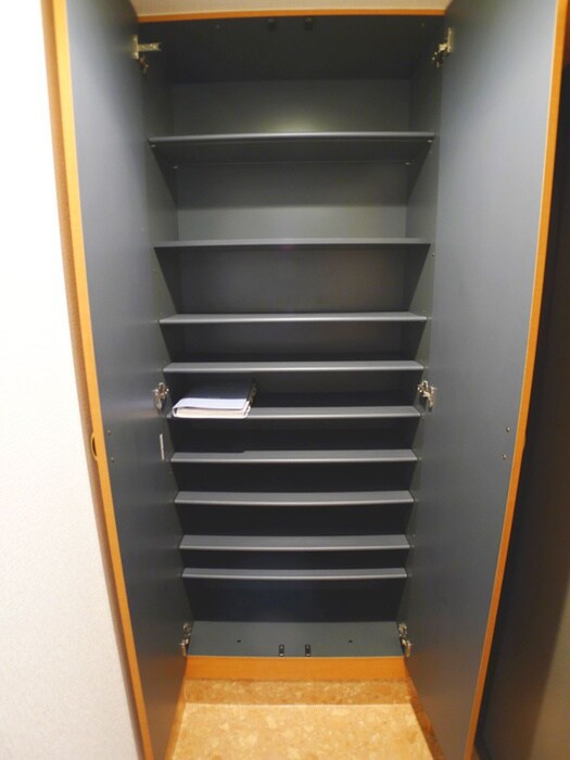 物件内観写真12　(玄関)