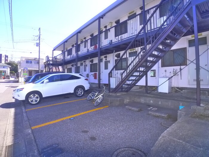 物件外観写真6　(駐車場)