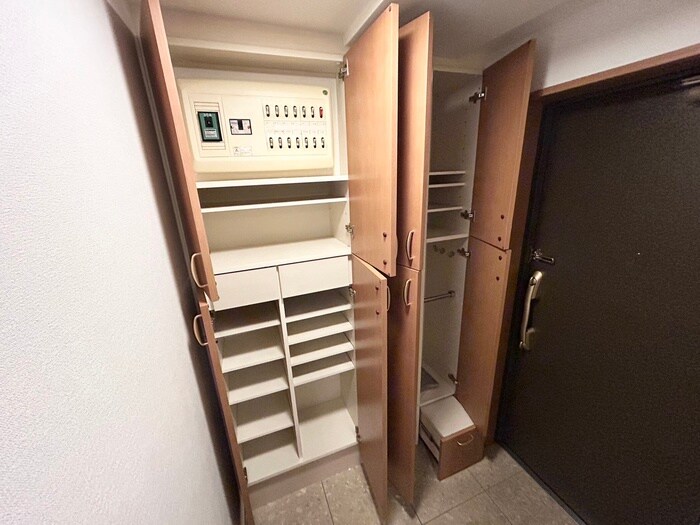 物件内観写真15　(玄関)