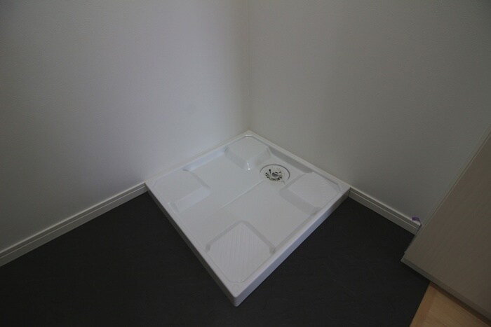 物件内観写真15　(洗濯機置場)