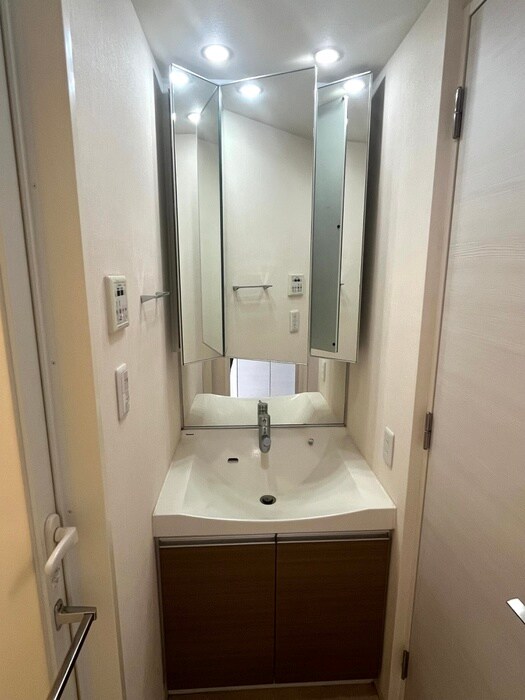 物件内観写真13　(洗面)