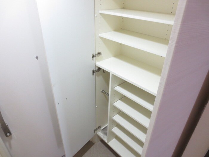 物件内観写真16　(靴箱)