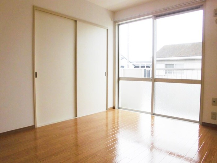 物件内観写真2　(居室)