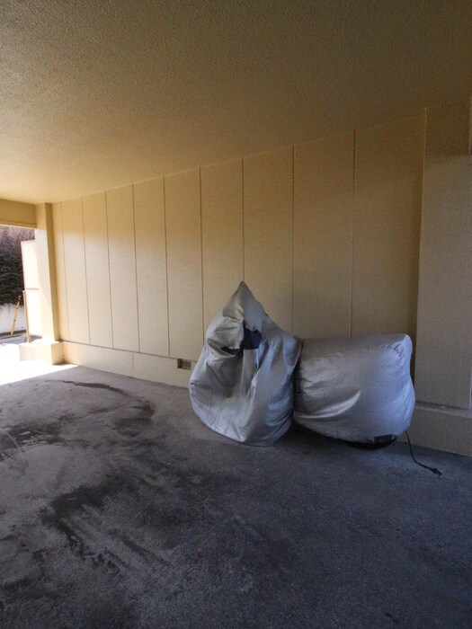 物件外観写真6　(バイク置き場)