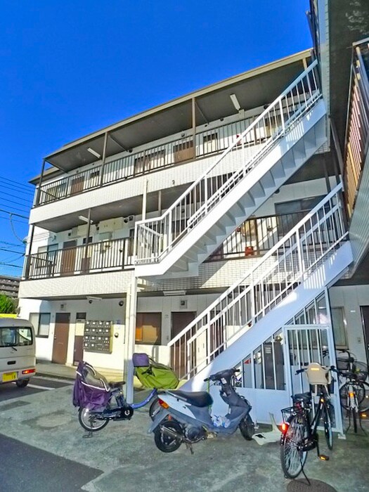 物件外観写真3　(駐輪場)