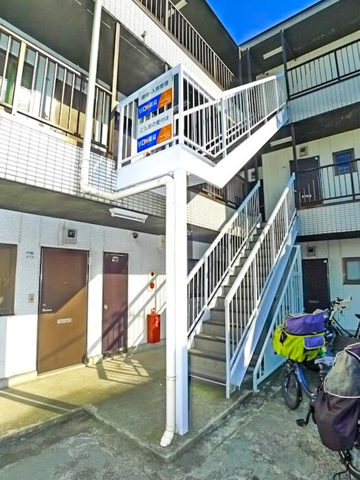 物件外観写真5　(エントランス部分)