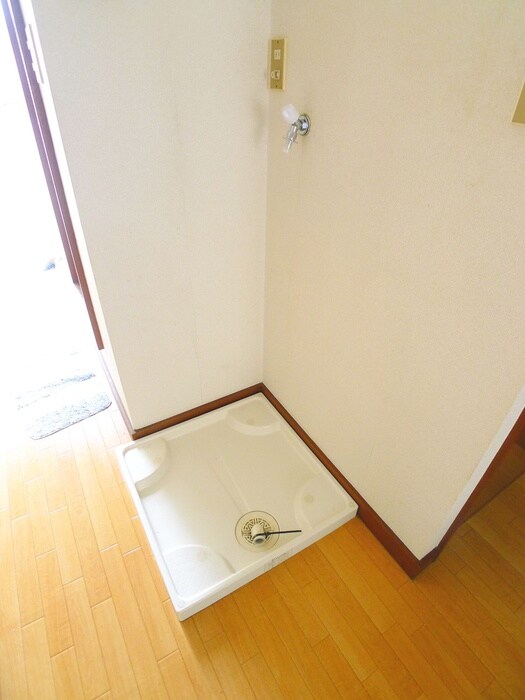 物件内観写真14　(洗濯機置場)