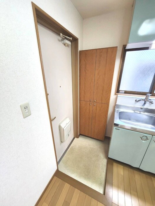 物件内観写真17　(玄関)