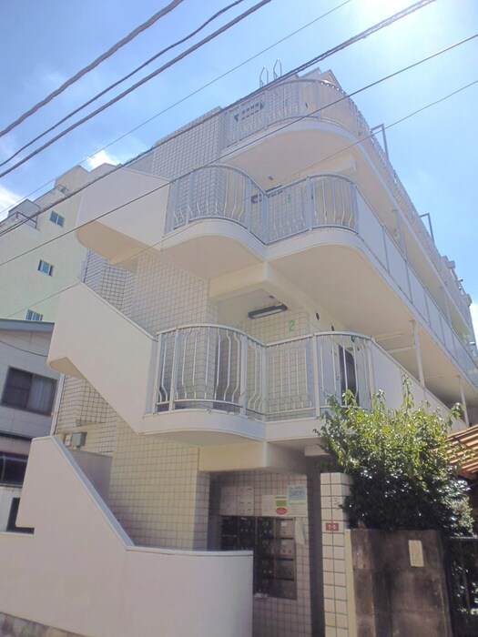 物件外観写真4　(エントランス部分)