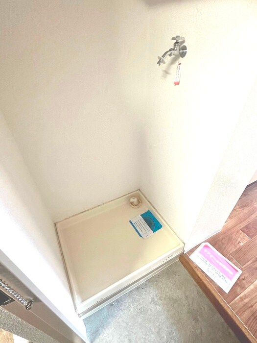 物件内観写真9　(洗濯機置場)