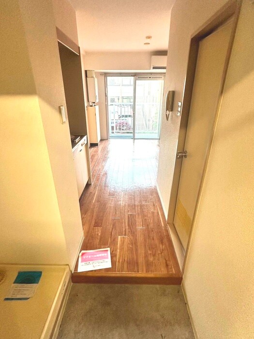 物件内観写真10　(玄関)