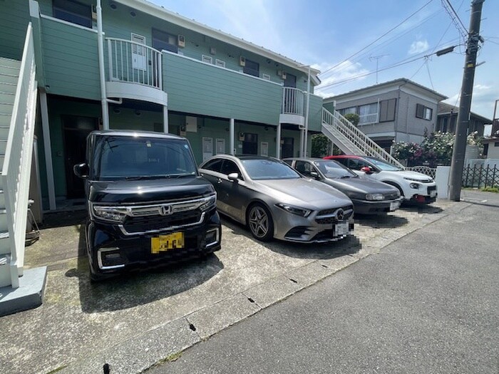 物件外観写真5　(駐車場)