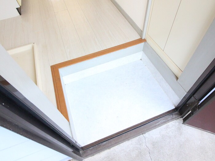 物件内観写真16　(玄関)