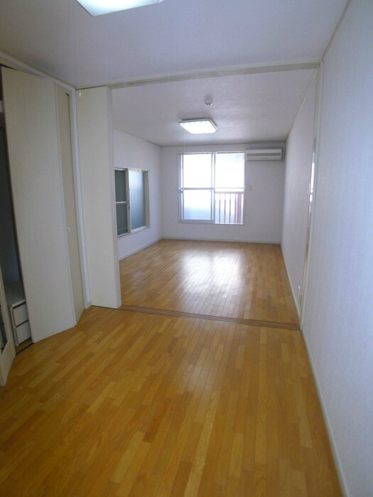 物件内観写真4　(居室)