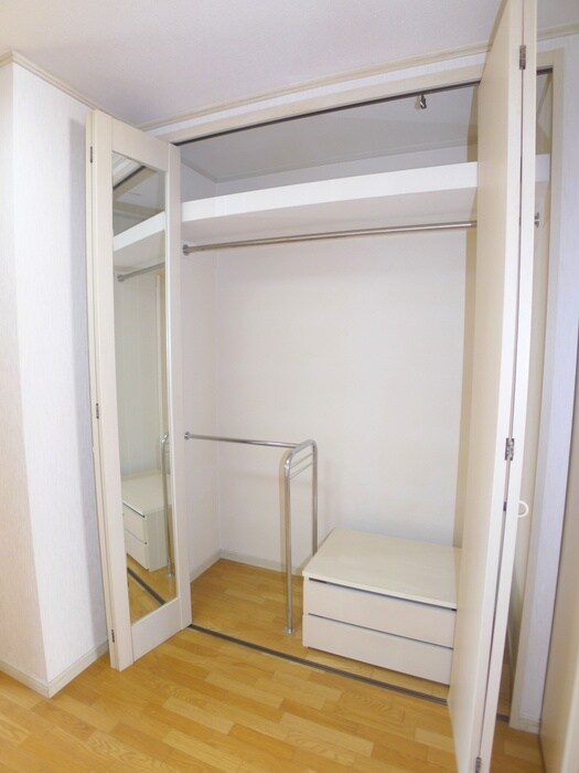 物件内観写真5　(収納)