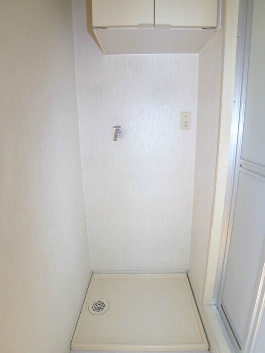 物件内観写真7　(洗濯機置場)