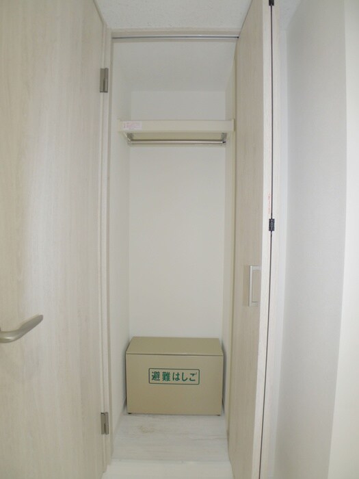 物件内観写真11　(収納)