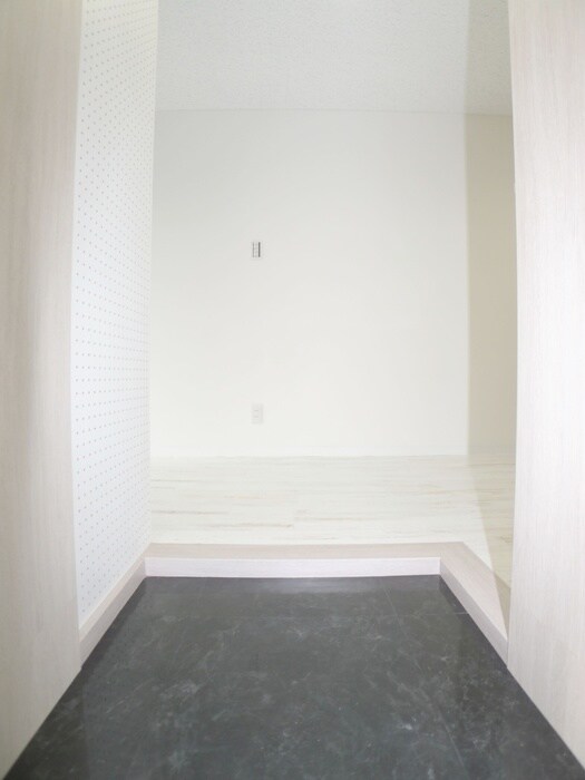物件内観写真16　(玄関)