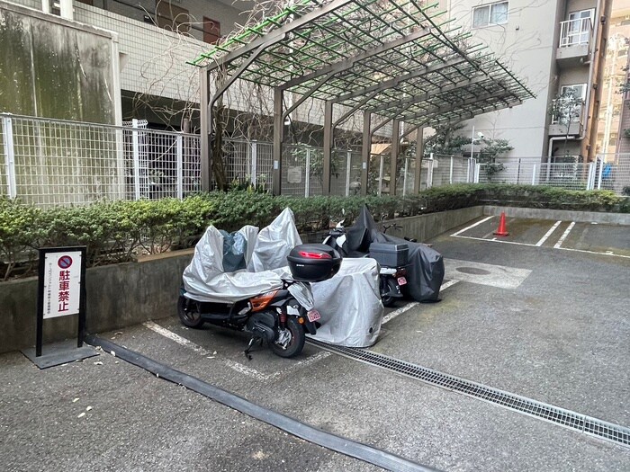 物件外観写真5　(駐輪場)
