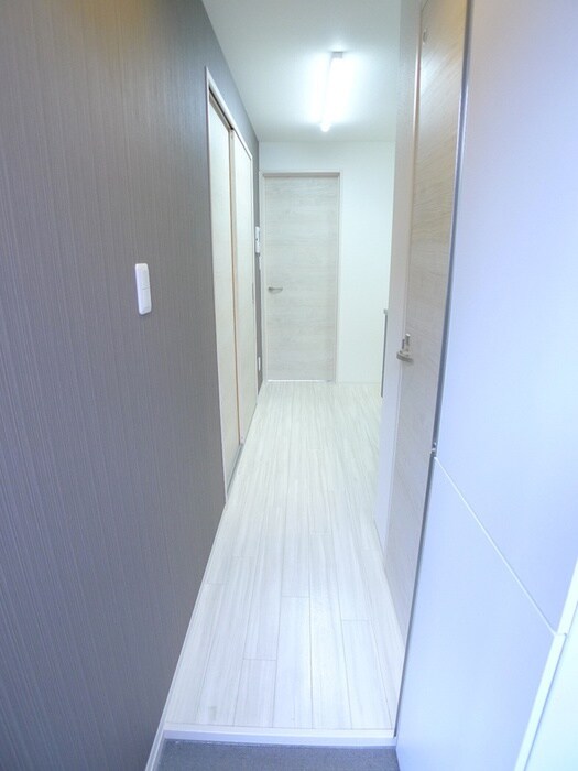 物件内観写真12　(廊下)