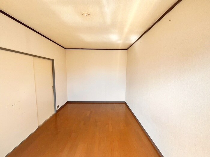 物件内観写真2　(居室)