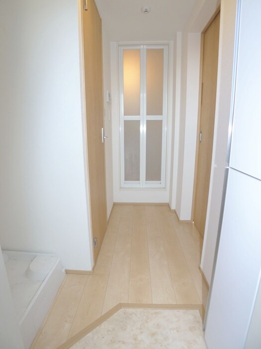 物件内観写真11　(玄関)