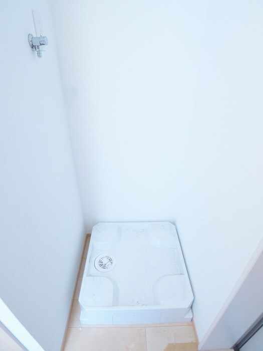 物件内観写真14　(洗濯機置場)