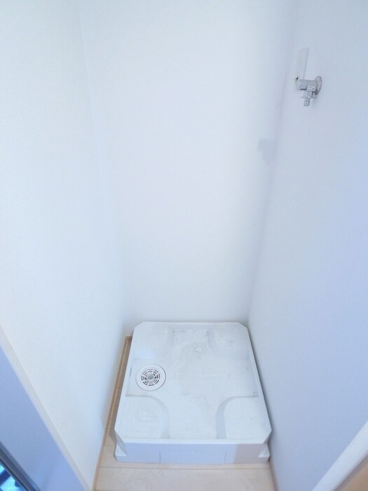 物件内観写真14　(洗濯機置場)