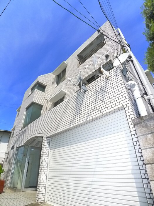 物件外観写真5　(エントランス部分)