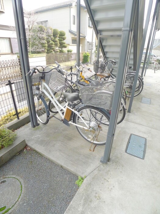 物件外観写真3　(駐輪場)