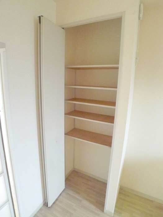 物件内観写真11　(収納)