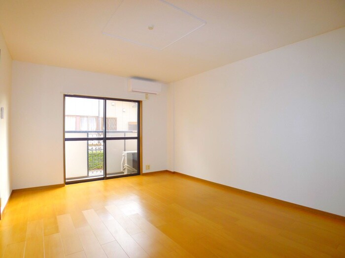 物件内観写真9　(室内からの展望)