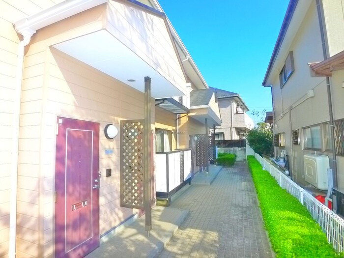 物件外観写真4　(エントランス部分)