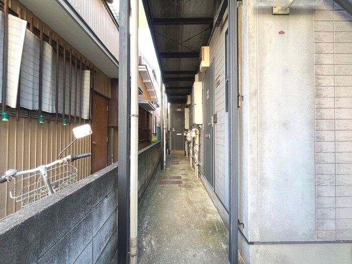 物件外観写真6　(エントランス部分)