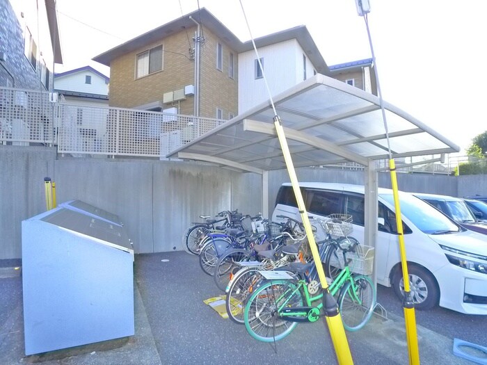 物件外観写真6　(駐輪場)