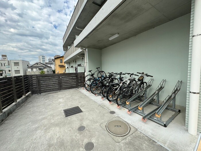 物件外観写真6　(駐輪場)