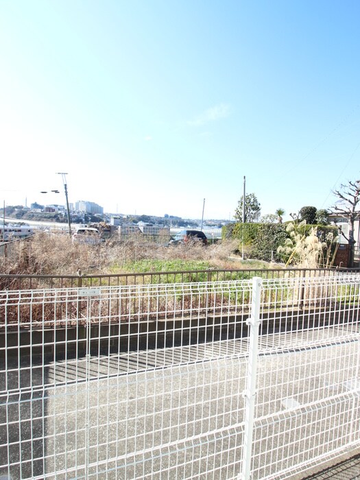 物件内観写真22　(室内からの展望)