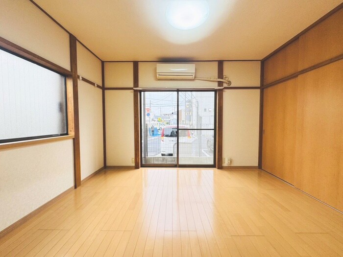 物件内観写真3　(居室)