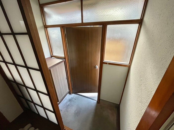 物件内観写真11　(玄関)
