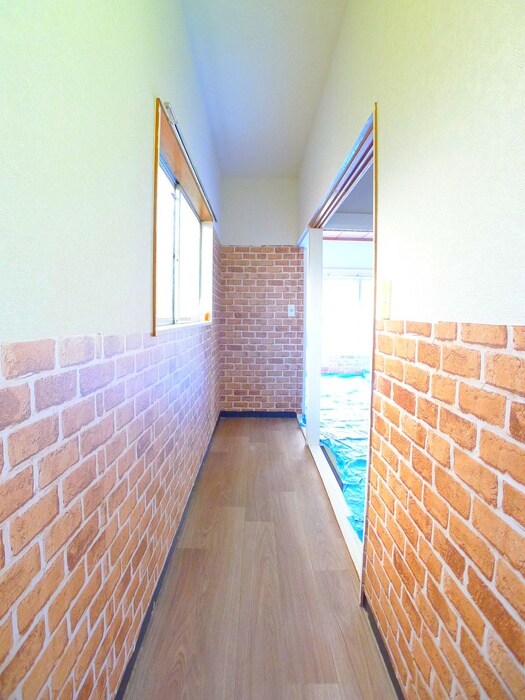 物件内観写真16　(廊下)