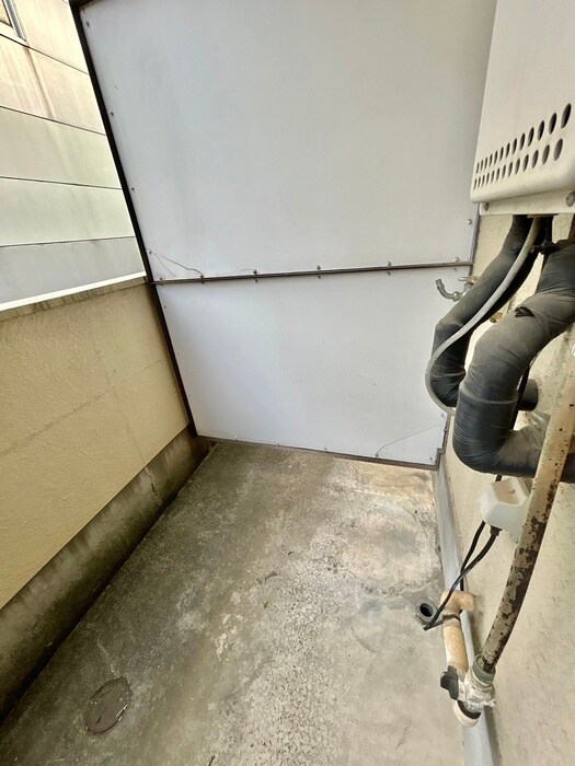 物件内観写真15　(洗濯機置場)